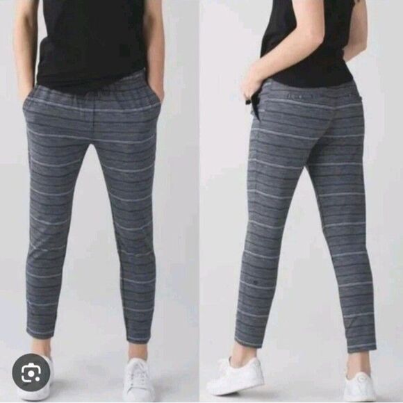 Lululemon Jet Crop Joggers In Cyber Black Deep Coal Est. Size 8 - Picture 1 of 8